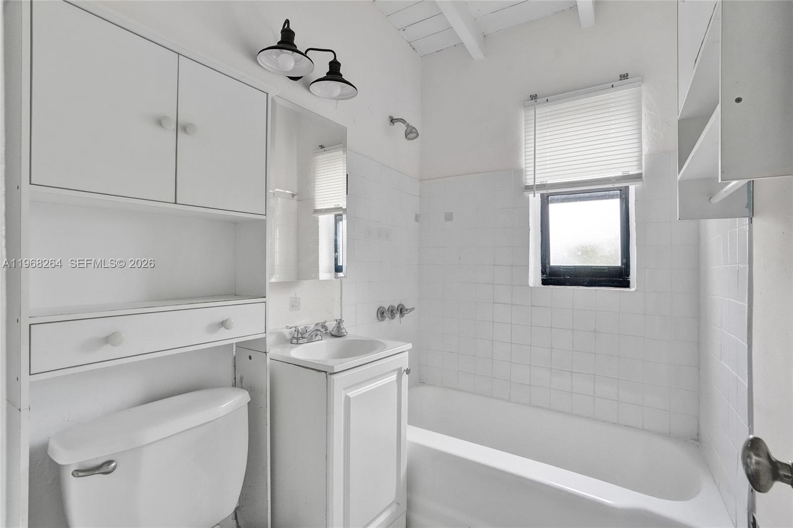 2111 York St Opa Locka, FL 33054