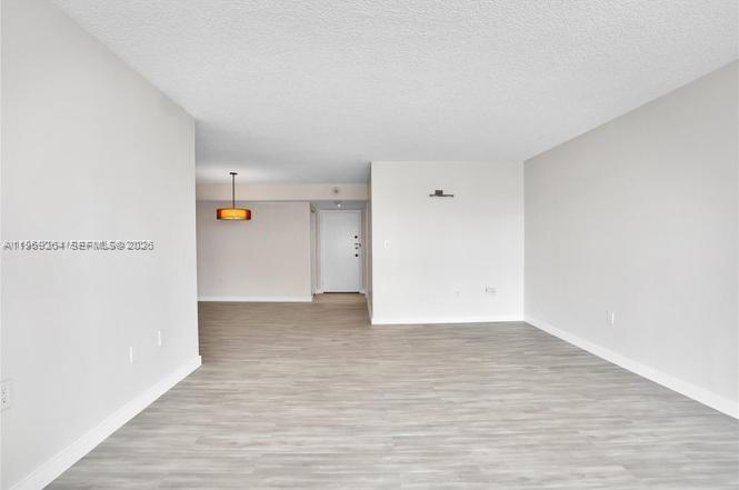 145 SE 25th Rd #602 Miami, FL 33129