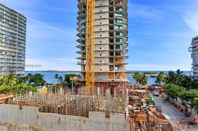 145 SE 25th Rd #602 Miami, FL 33129