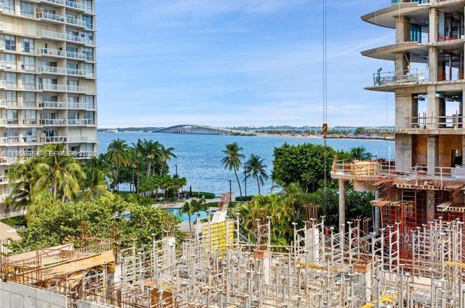 145 SE 25th Rd #602 Miami, FL 33129