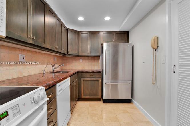 145 SE 25th Rd #602 Miami, FL 33129