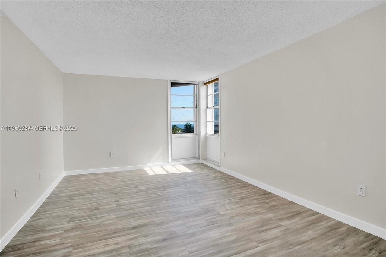 145 SE 25th Rd #602 Miami, FL 33129