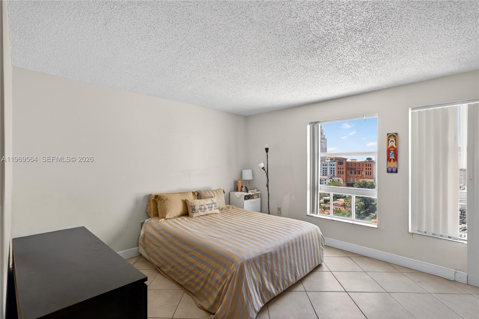 2351 Douglas Rd #1104 Miami, FL 33145