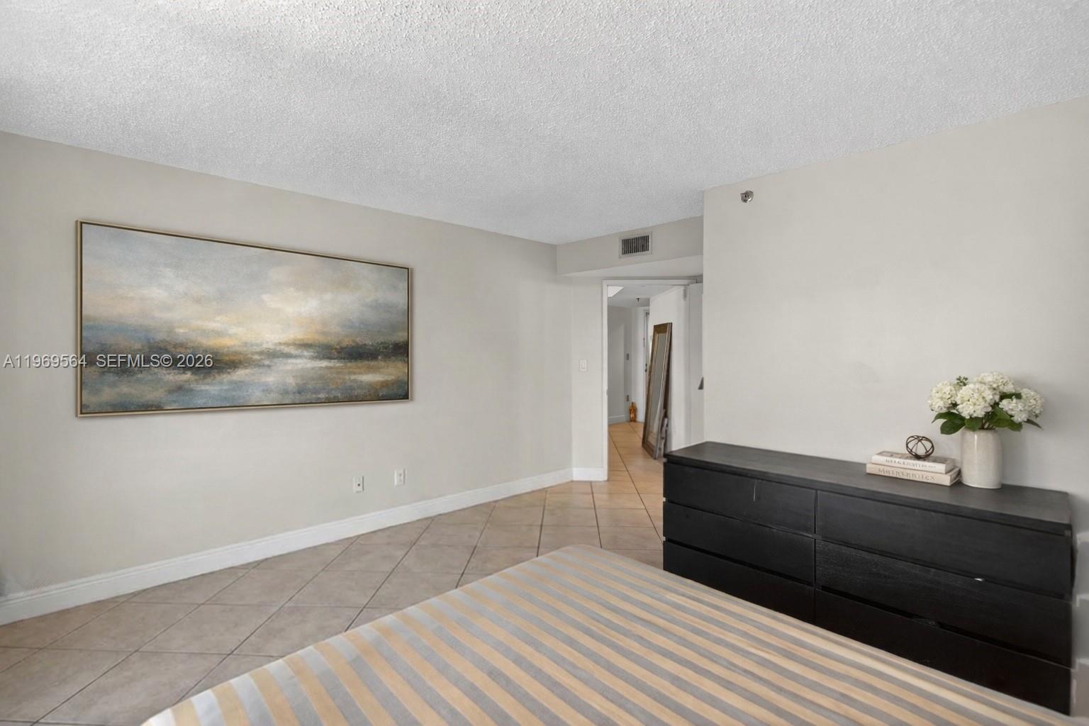 2351 Douglas Rd #1104 Miami, FL 33145