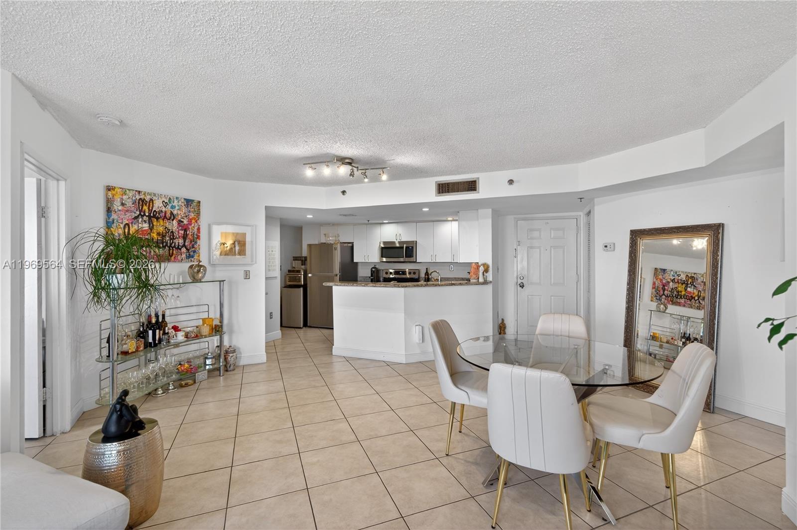 2351 Douglas Rd #1104 Miami, FL 33145