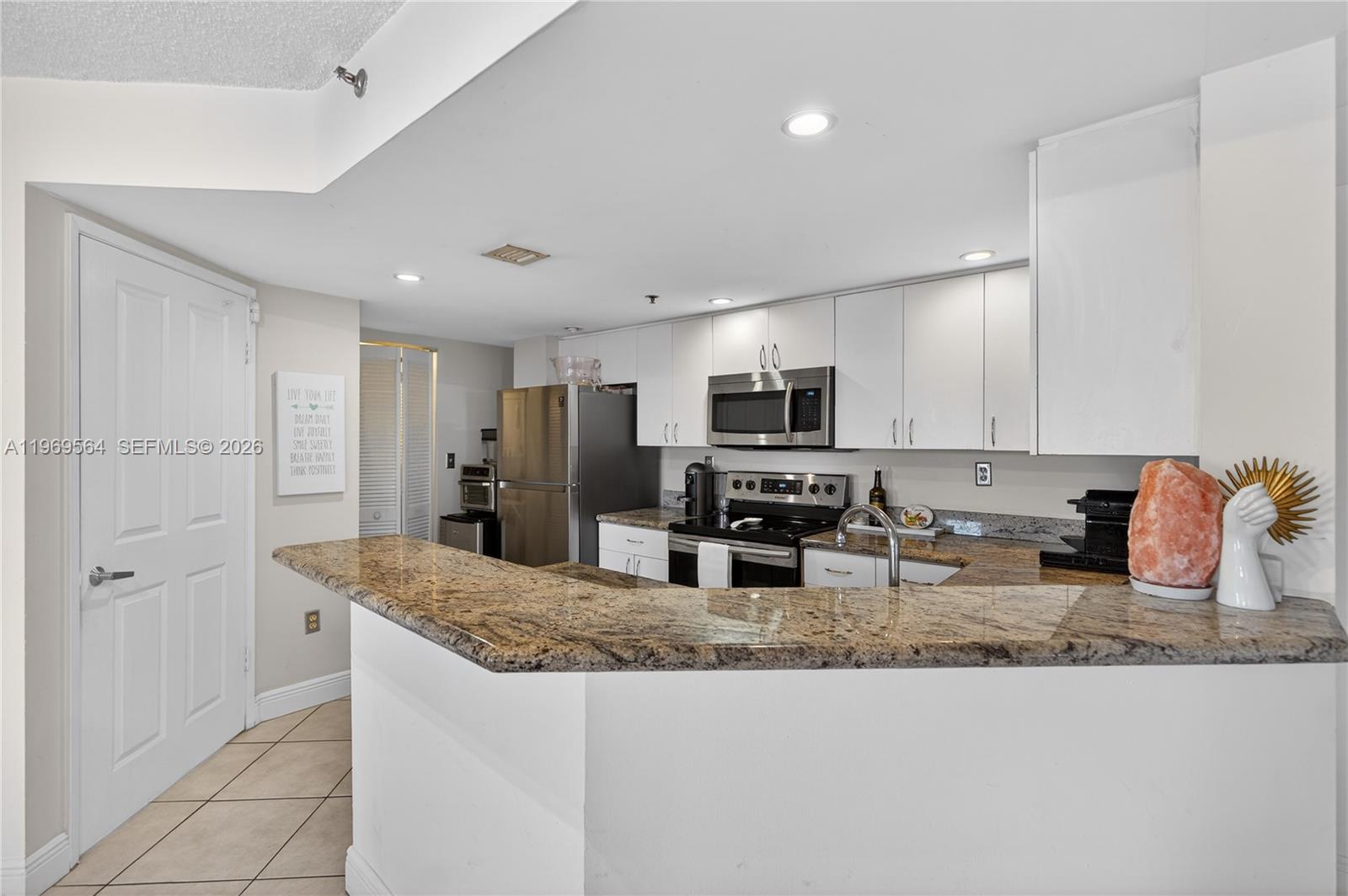 2351 Douglas Rd #1104 Miami, FL 33145