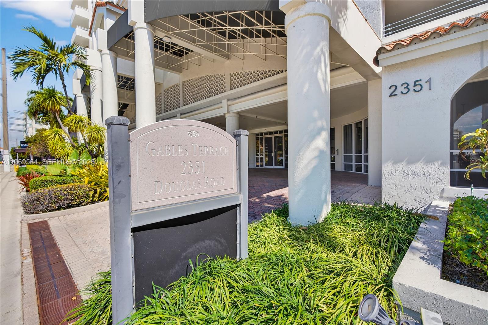 2351 Douglas Rd #1104 Miami, FL 33145