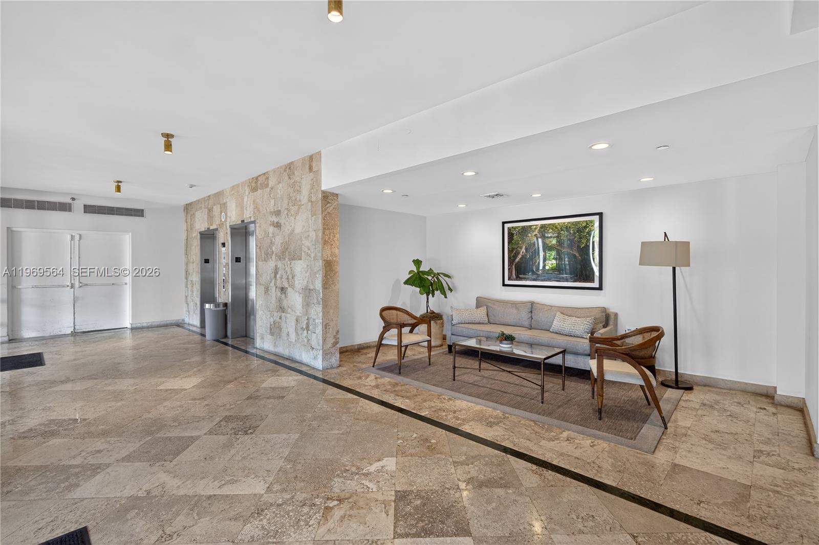 2351 Douglas Rd #1104 Miami, FL 33145