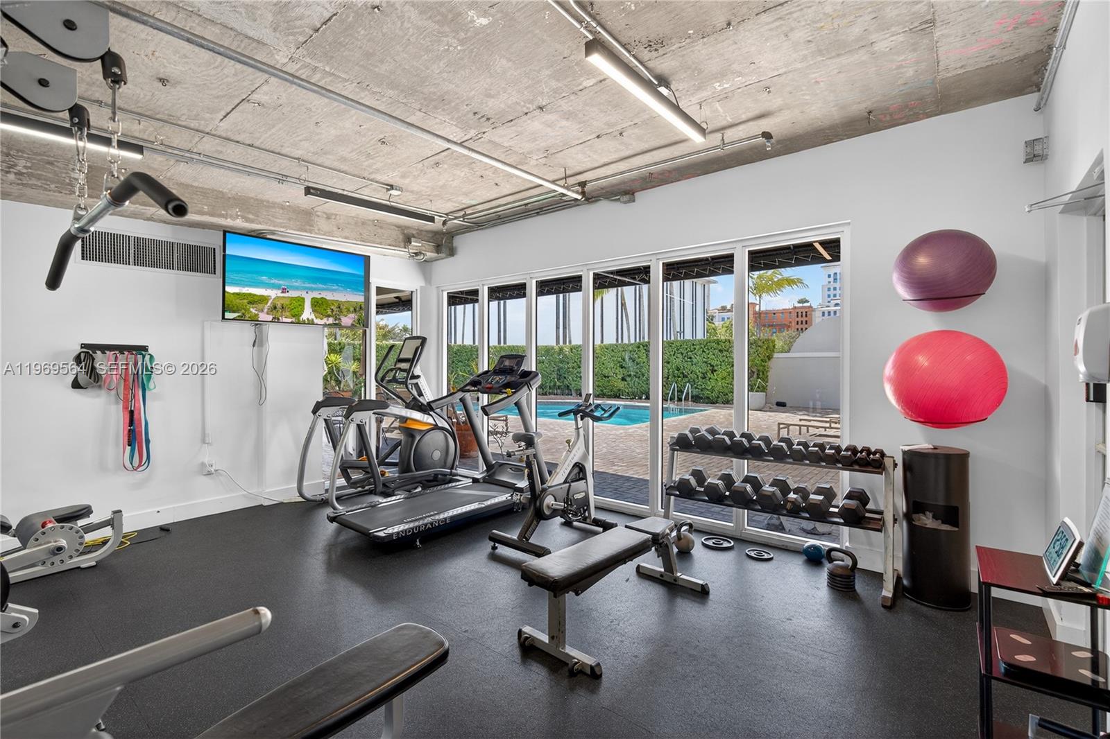 2351 Douglas Rd #1104 Miami, FL 33145