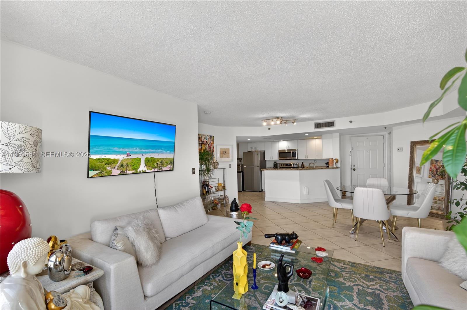 2351 Douglas Rd #1104 Miami, FL 33145