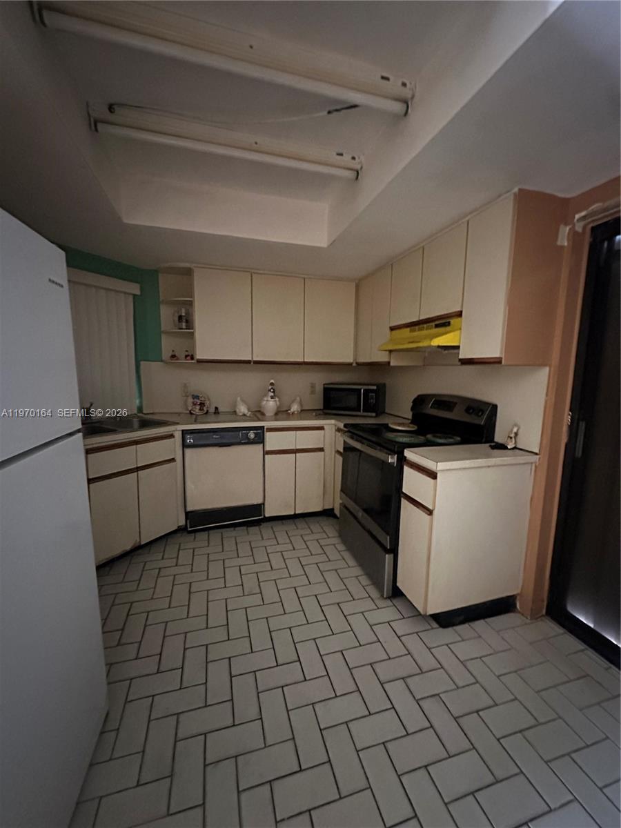 14975 SW 48th Ter #25E Miami, FL 33185