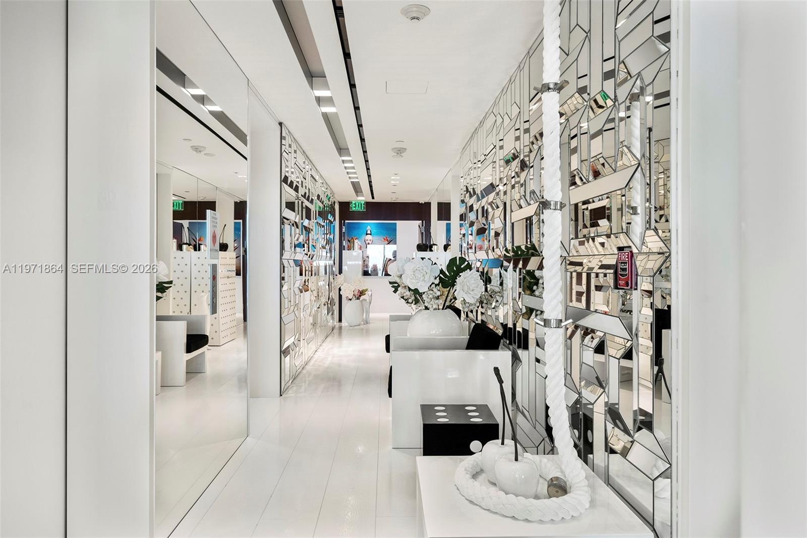 19575 Collins Ave #30 Sunny Isles Beach, FL 33160