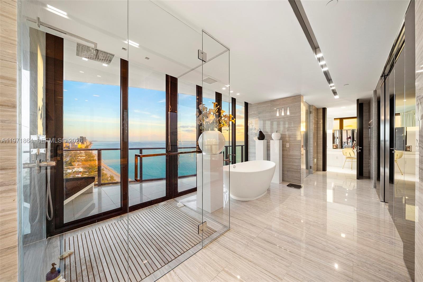 19575 Collins Ave #30 Sunny Isles Beach, FL 33160