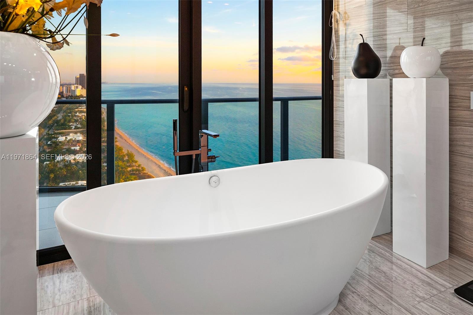 19575 Collins Ave #30 Sunny Isles Beach, FL 33160