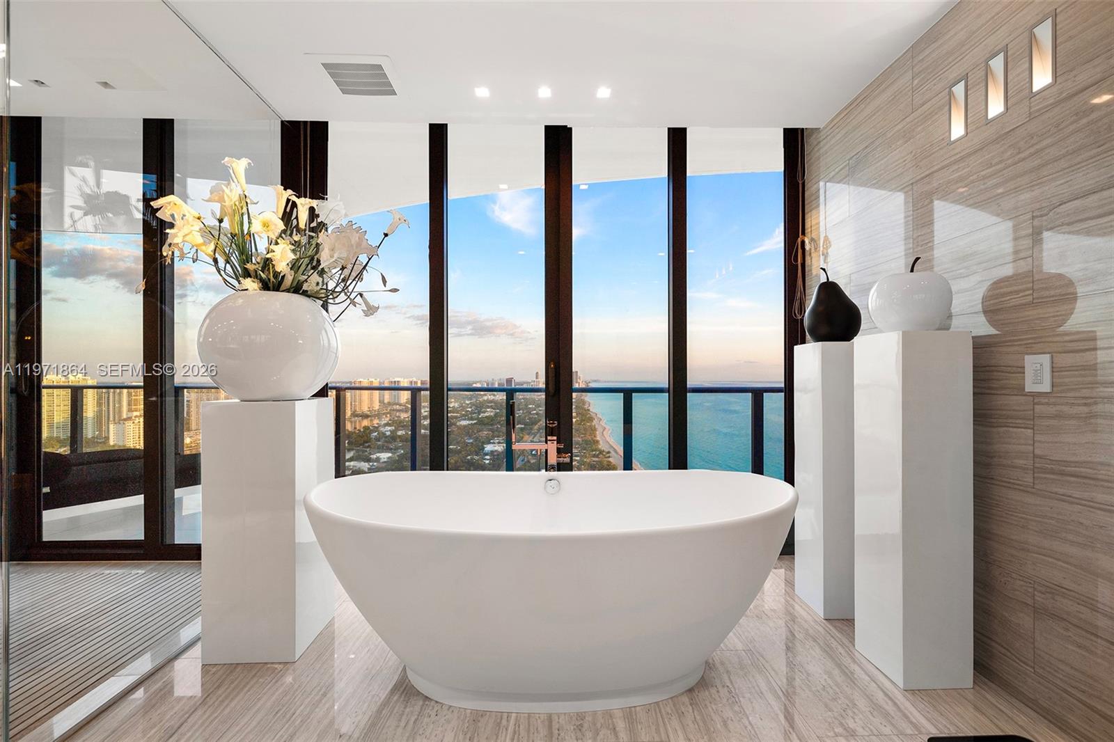 19575 Collins Ave #30 Sunny Isles Beach, FL 33160