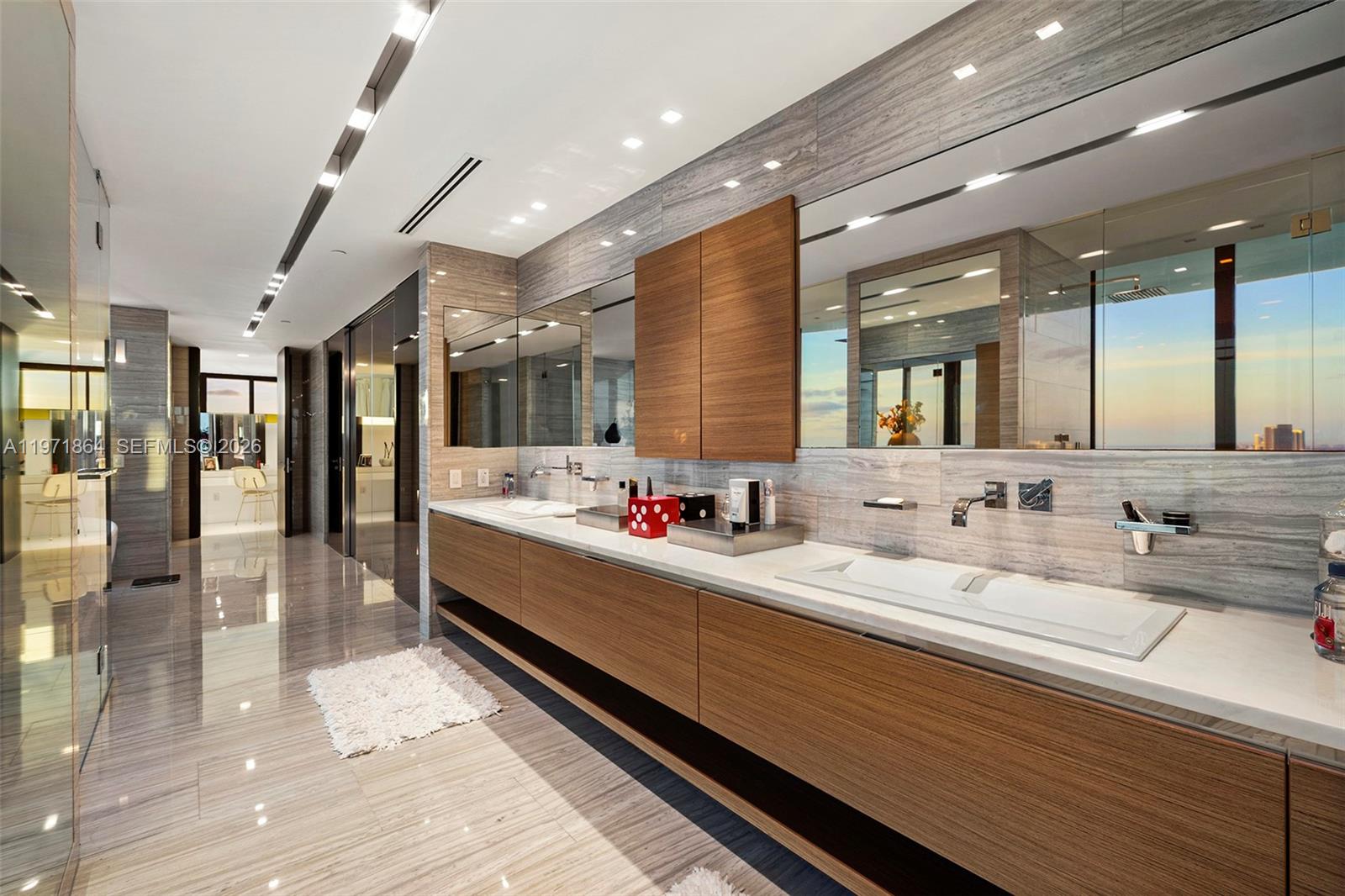 19575 Collins Ave #30 Sunny Isles Beach, FL 33160