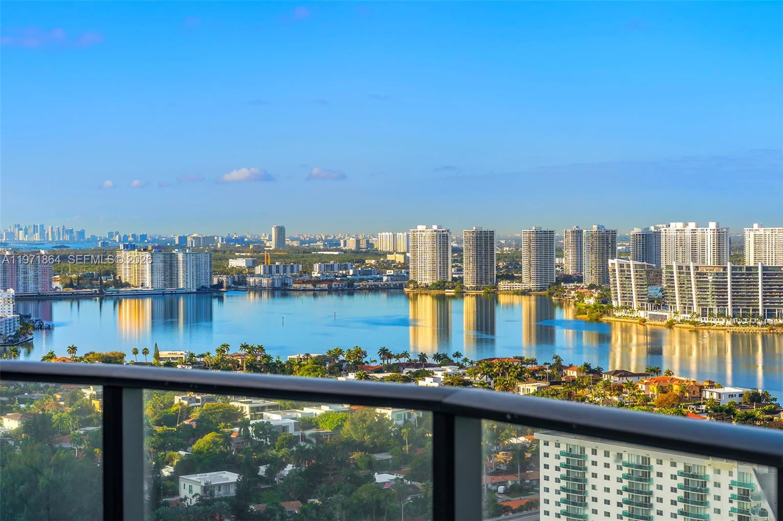19575 Collins Ave #30 Sunny Isles Beach, FL 33160