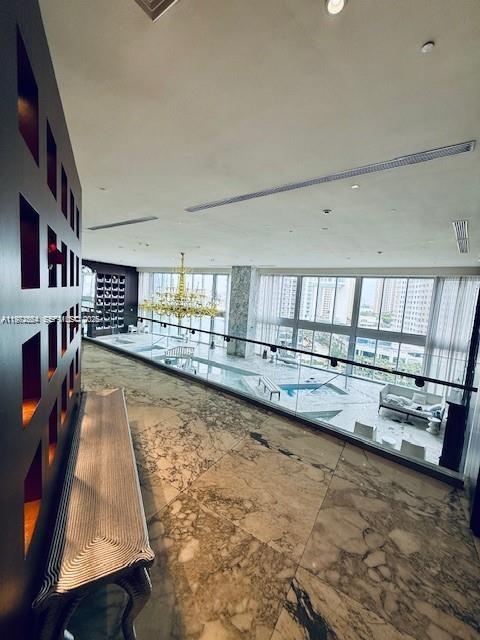 image Icon Brickell I20