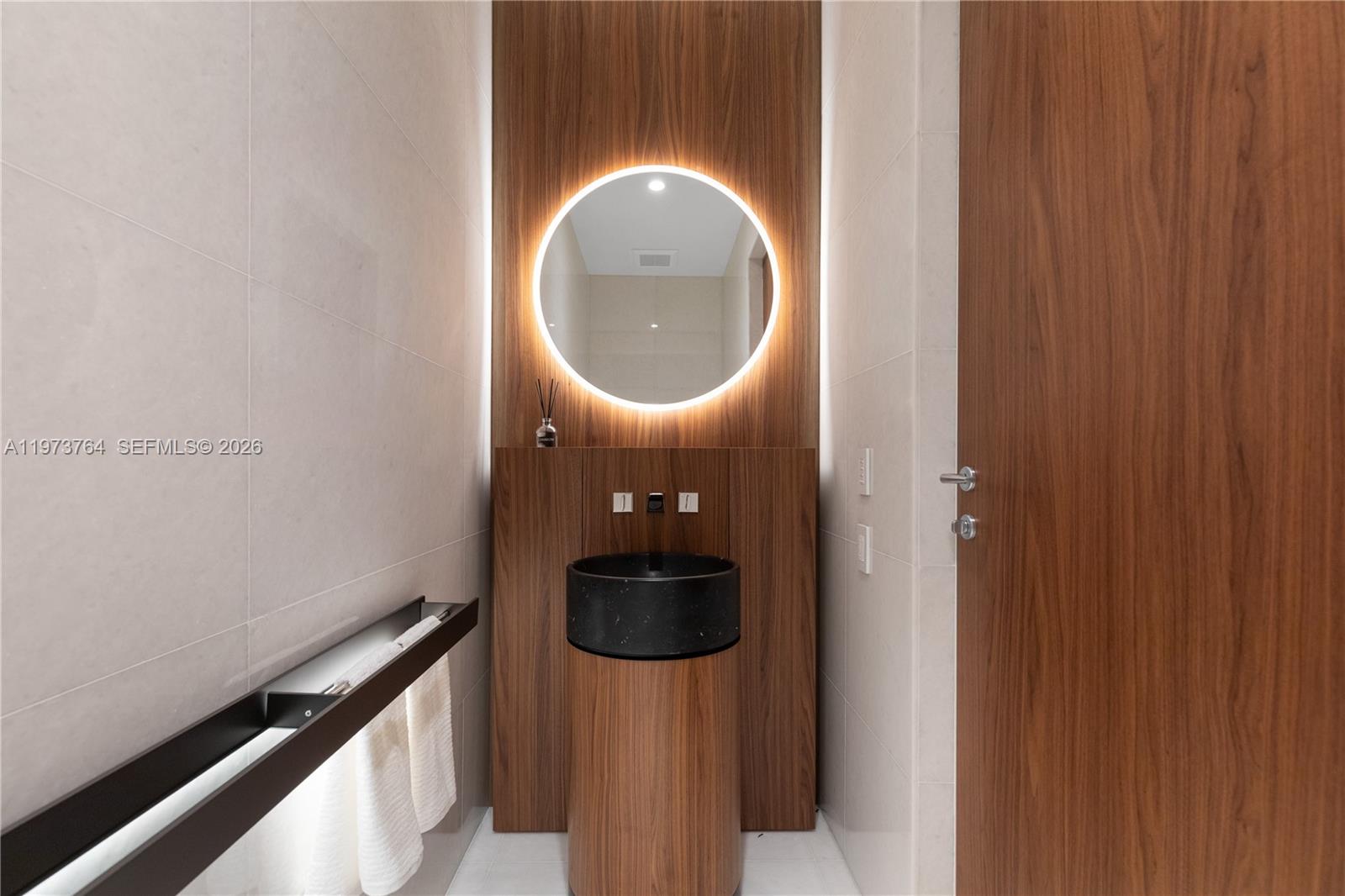 5 Grove Isle Dr #S201 Miami, FL 33133