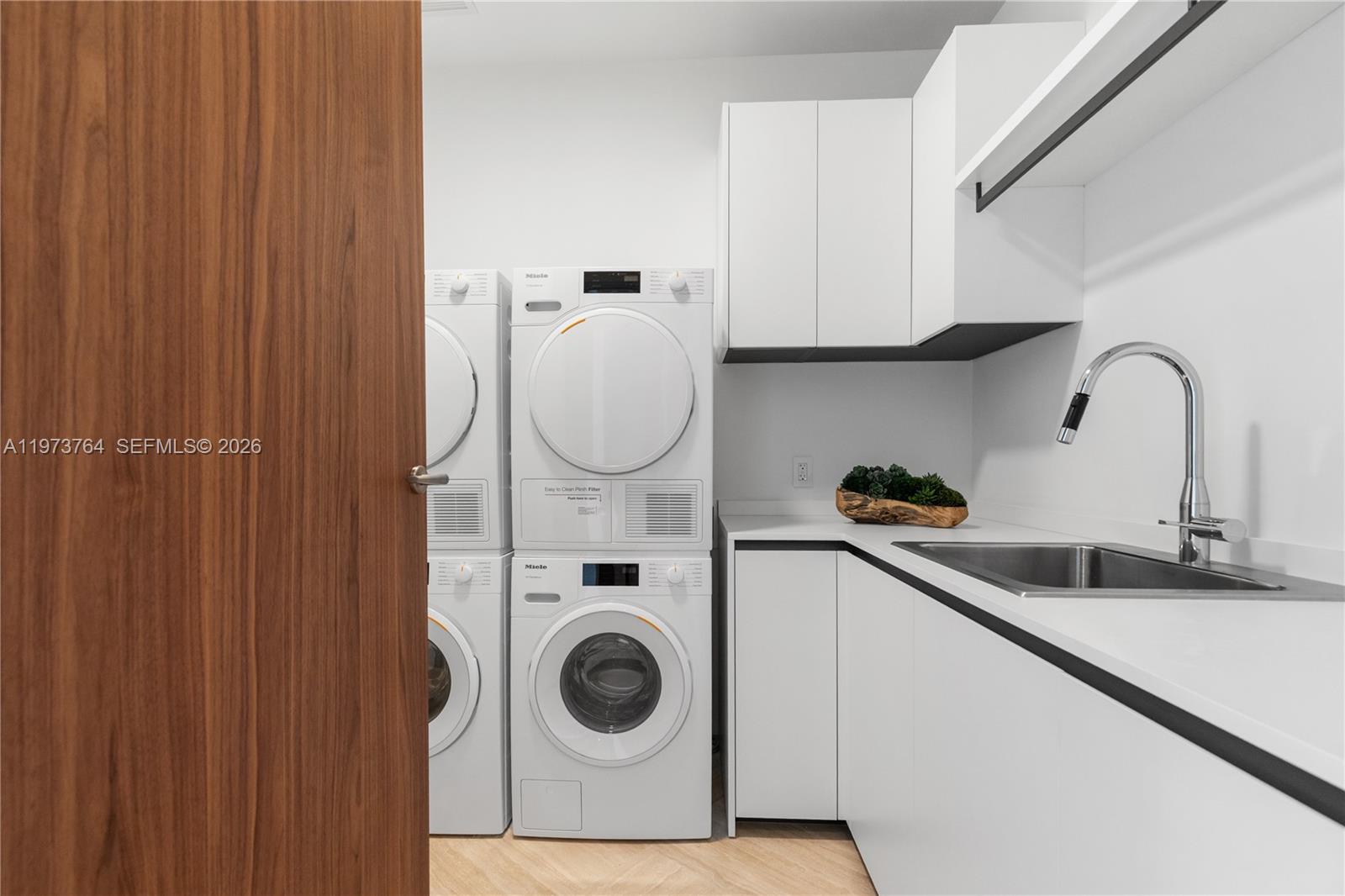 5 Grove Isle Dr #S201 Miami, FL 33133