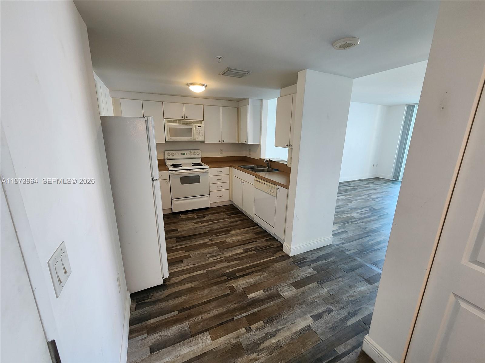 1250 S Miami Ave #909