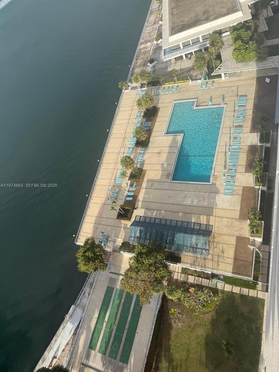 image Arlen House Condo19