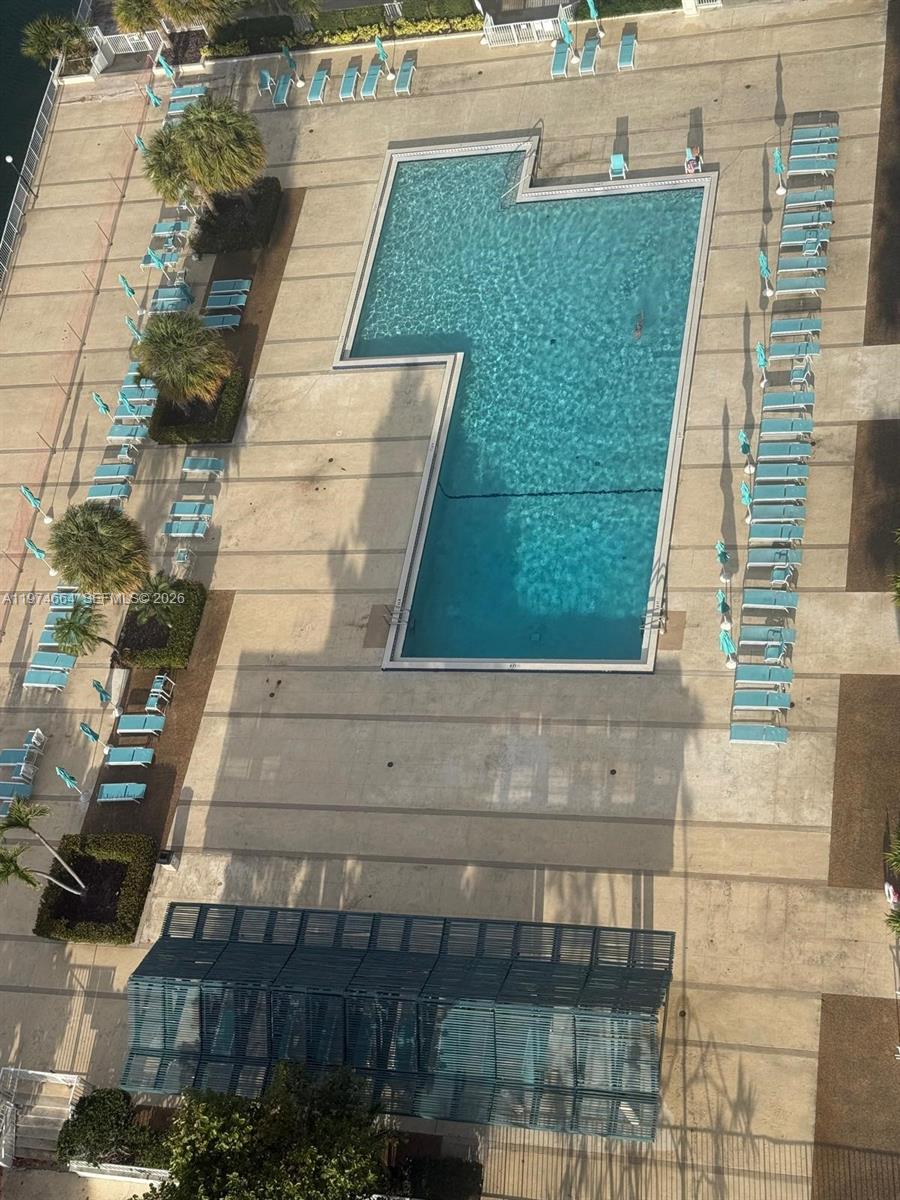 image Arlen House Condo20