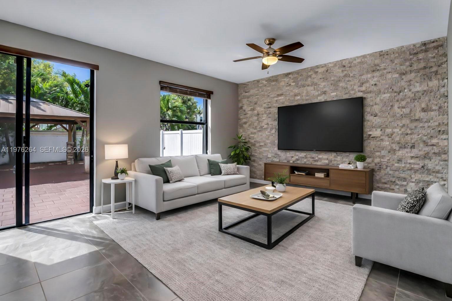 3440 W 100th Ter Hialeah, FL 33018