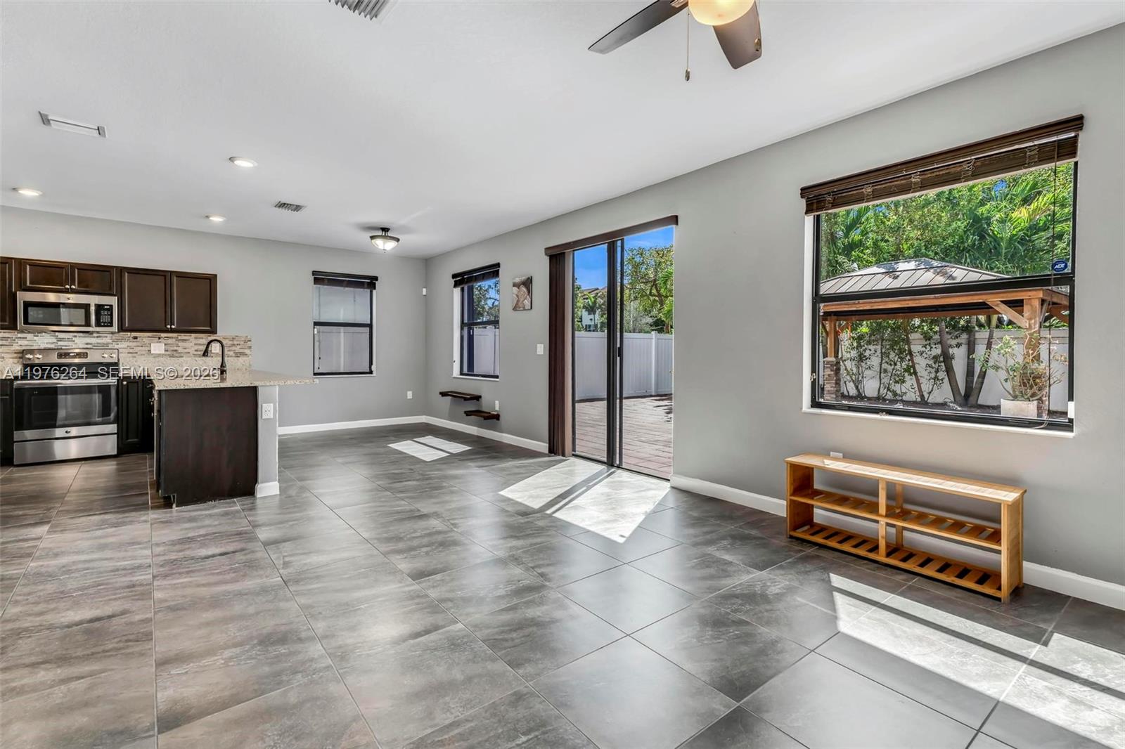 3440 W 100th Ter Hialeah, FL 33018