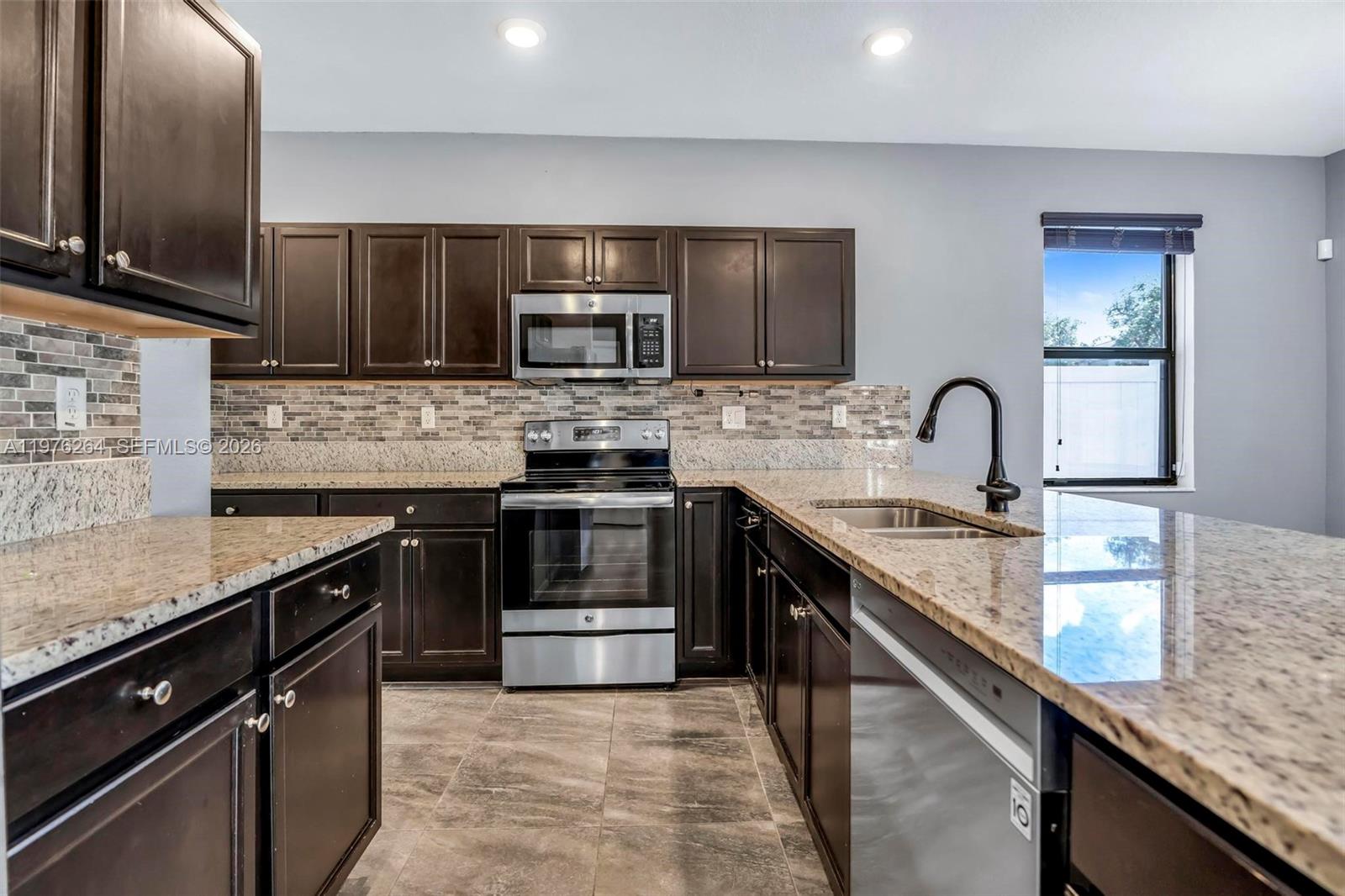 3440 W 100th Ter Hialeah, FL 33018