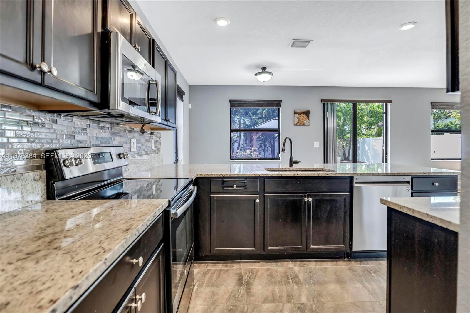 3440 W 100th Ter Hialeah, FL 33018