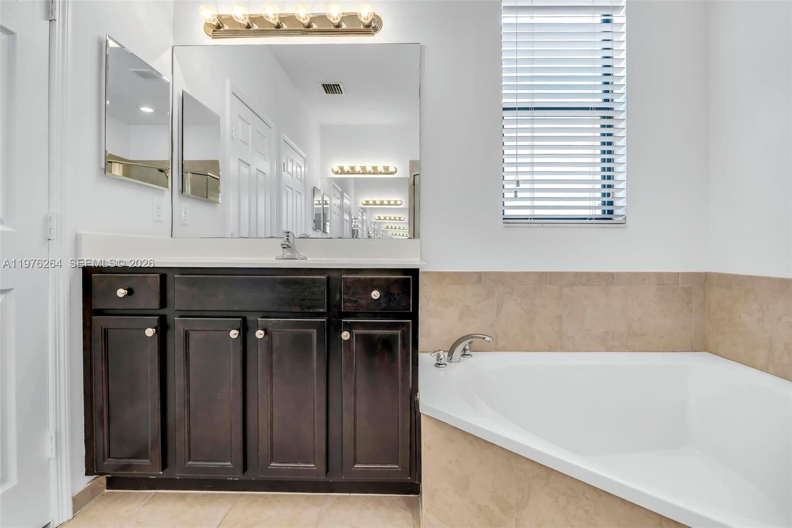 3440 W 100th Ter Hialeah, FL 33018