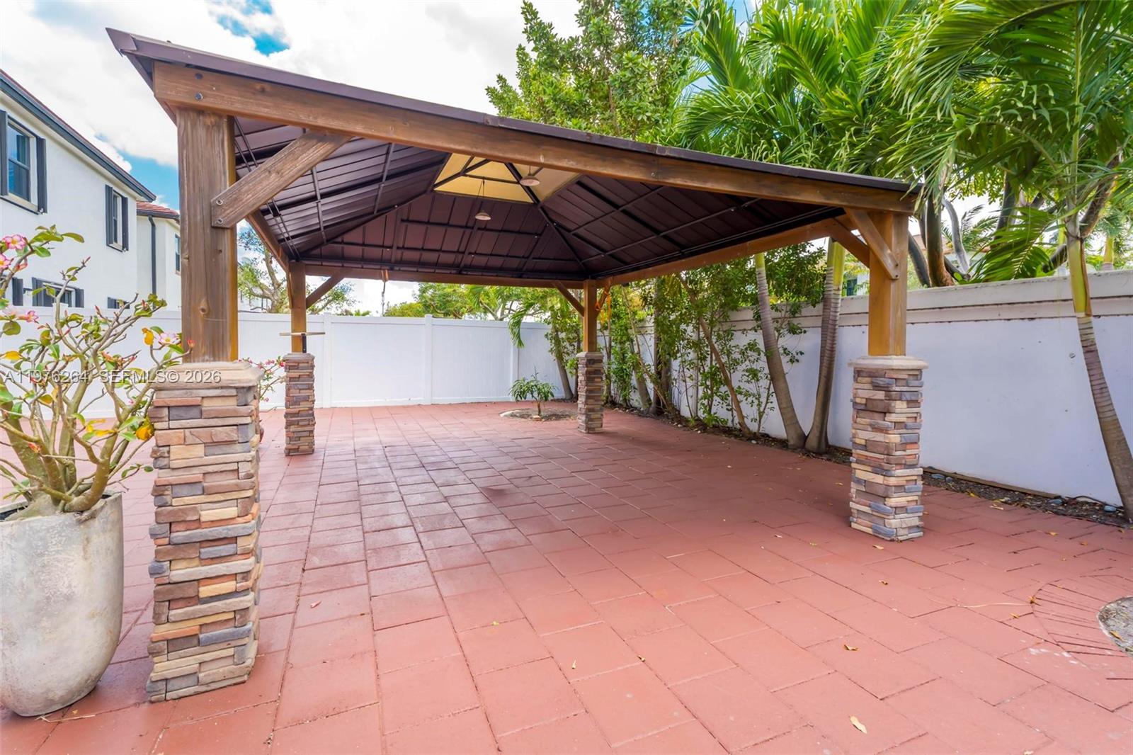 3440 W 100th Ter Hialeah, FL 33018