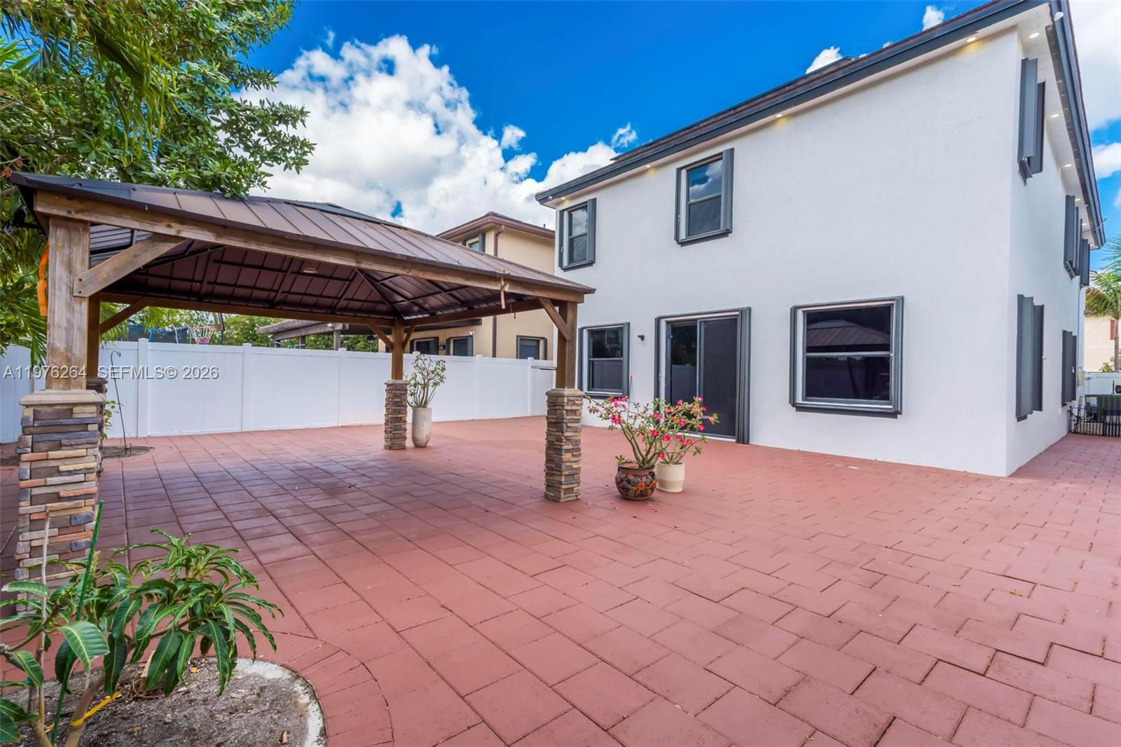 3440 W 100th Ter Hialeah, FL 33018