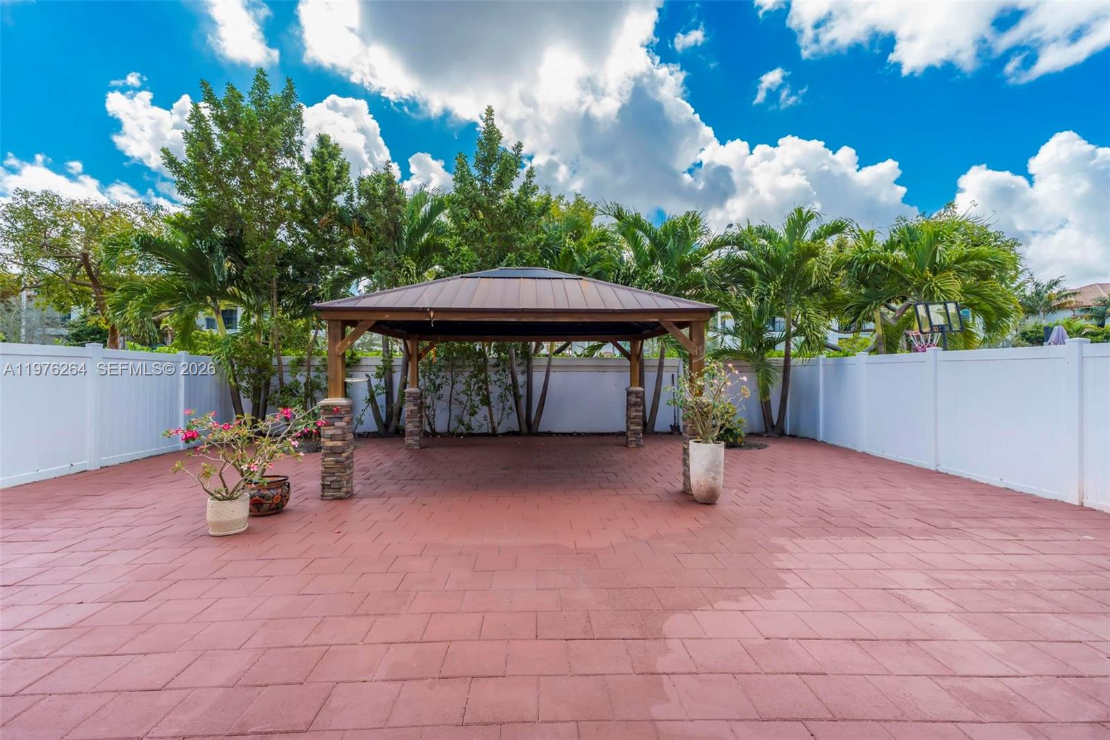 3440 W 100th Ter Hialeah, FL 33018