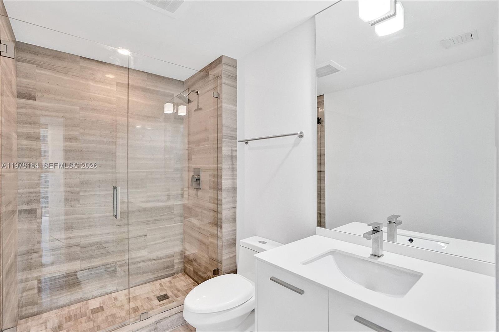 1300 Brickell Bay Dr #2702 Miami, FL 33131