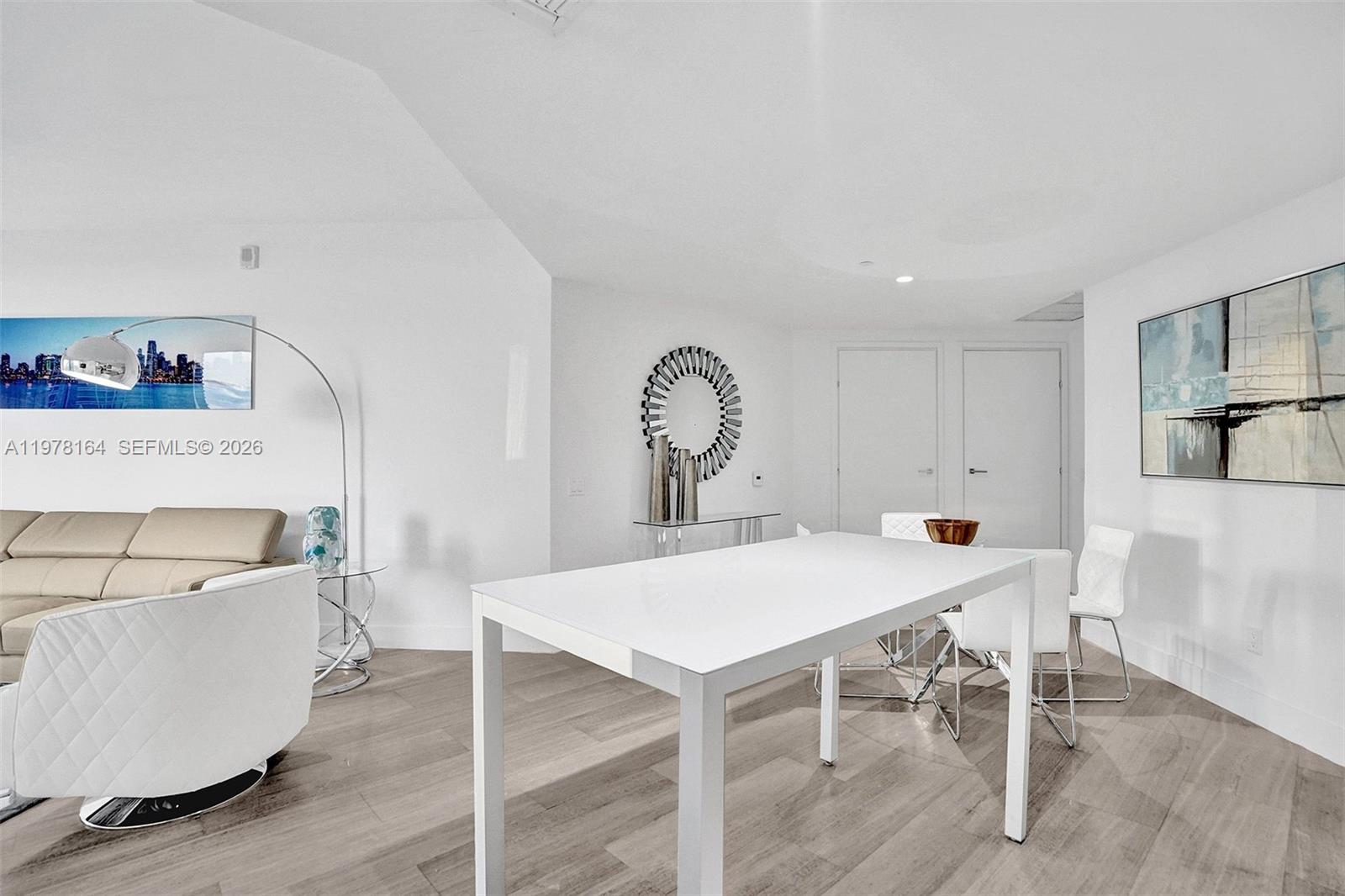 1300 Brickell Bay Dr #2702 Miami, FL 33131