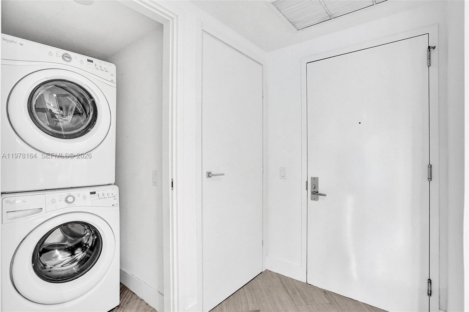 1300 Brickell Bay Dr #2702 Miami, FL 33131