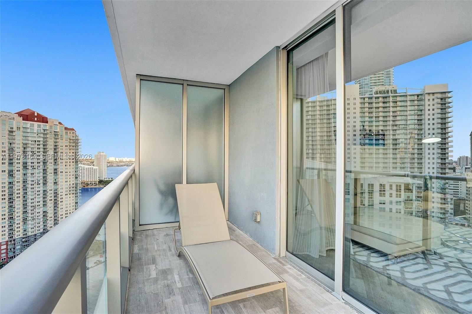 1300 Brickell Bay Dr #2702 Miami, FL 33131