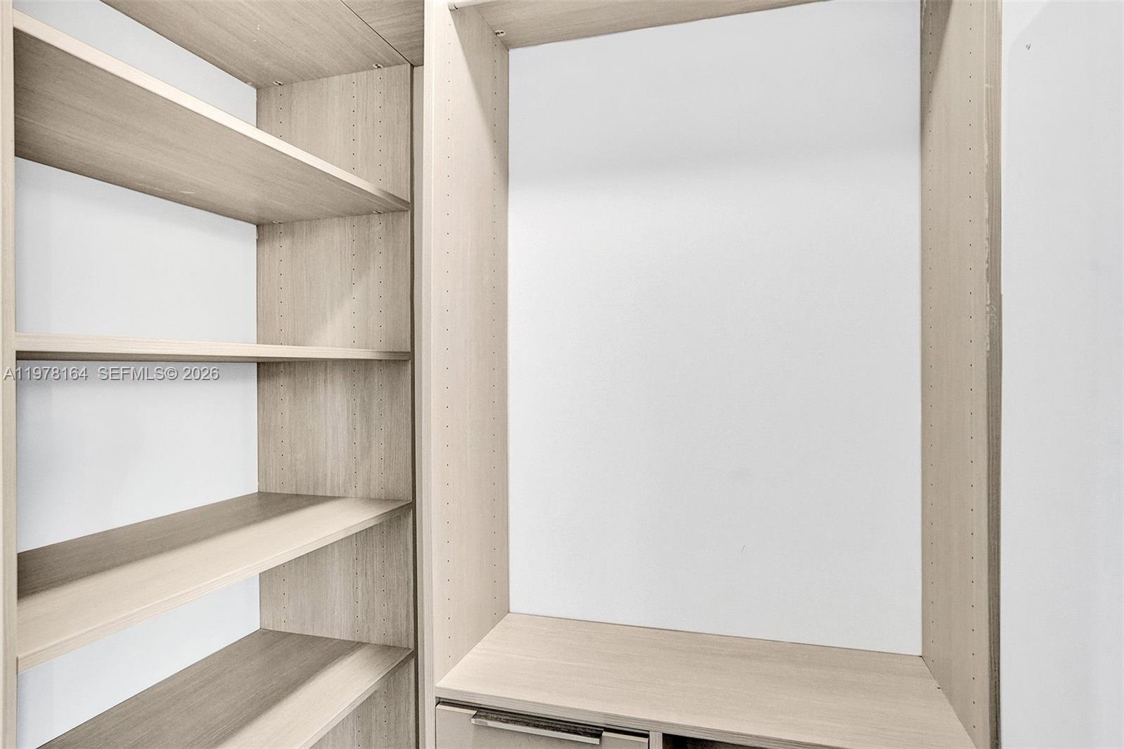 1300 Brickell Bay Dr #2702 Miami, FL 33131