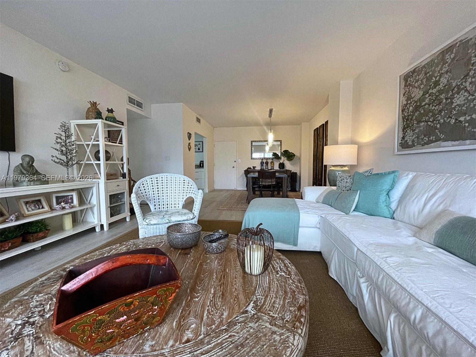 image Arlen House West5