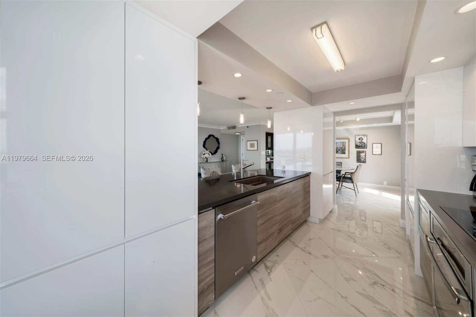 2000 Towerside Ter #PH2 Miami, FL 33138