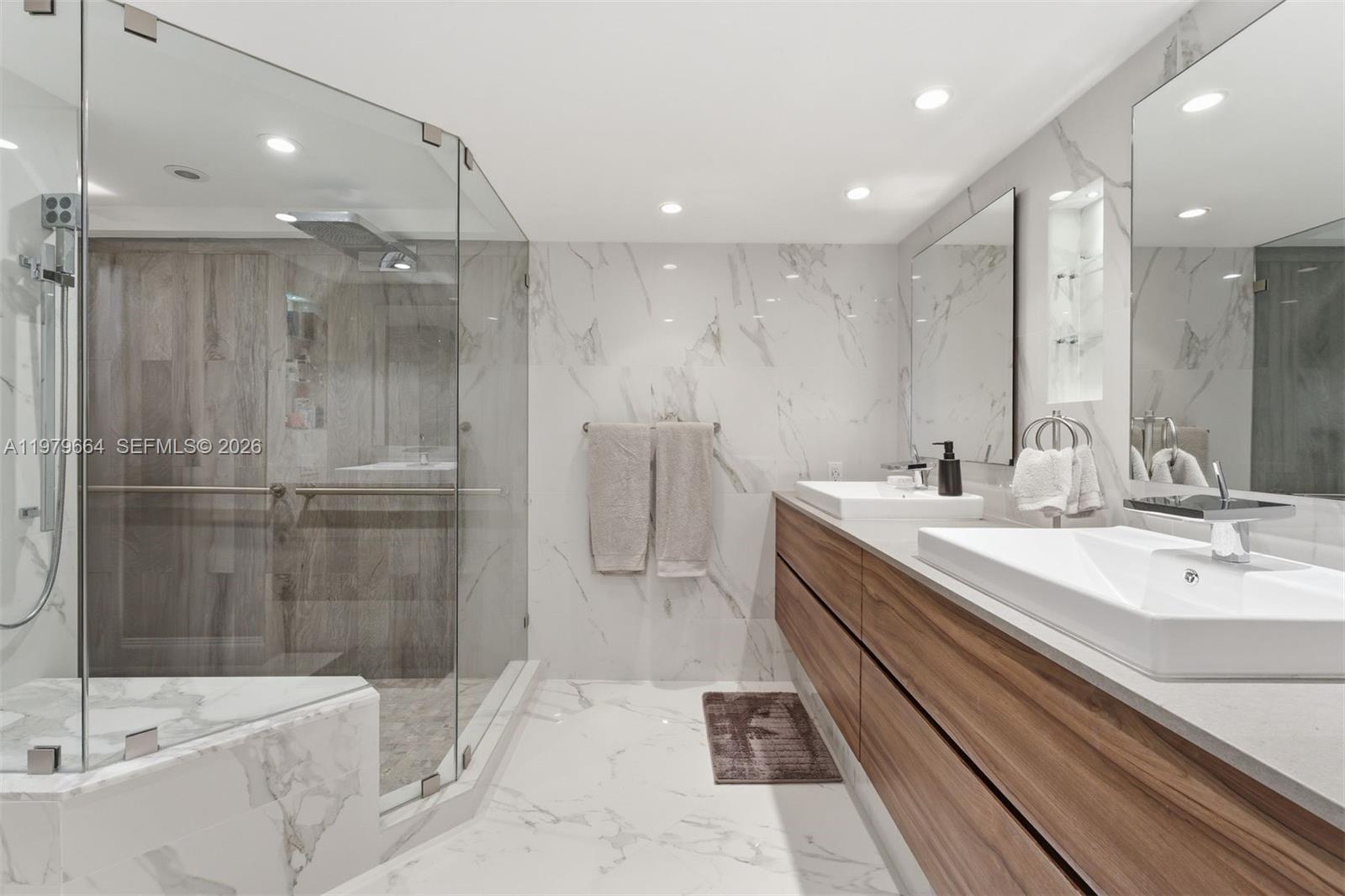 2000 Towerside Ter #PH2 Miami, FL 33138