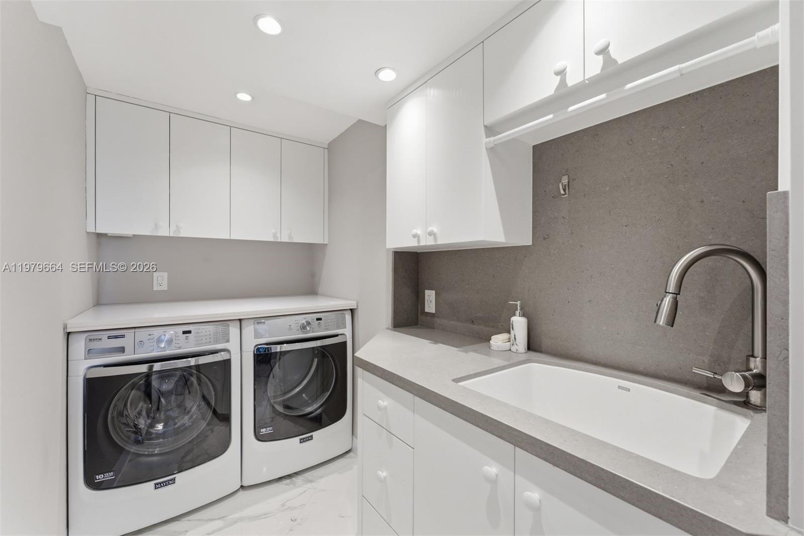 2000 Towerside Ter #PH2 Miami, FL 33138