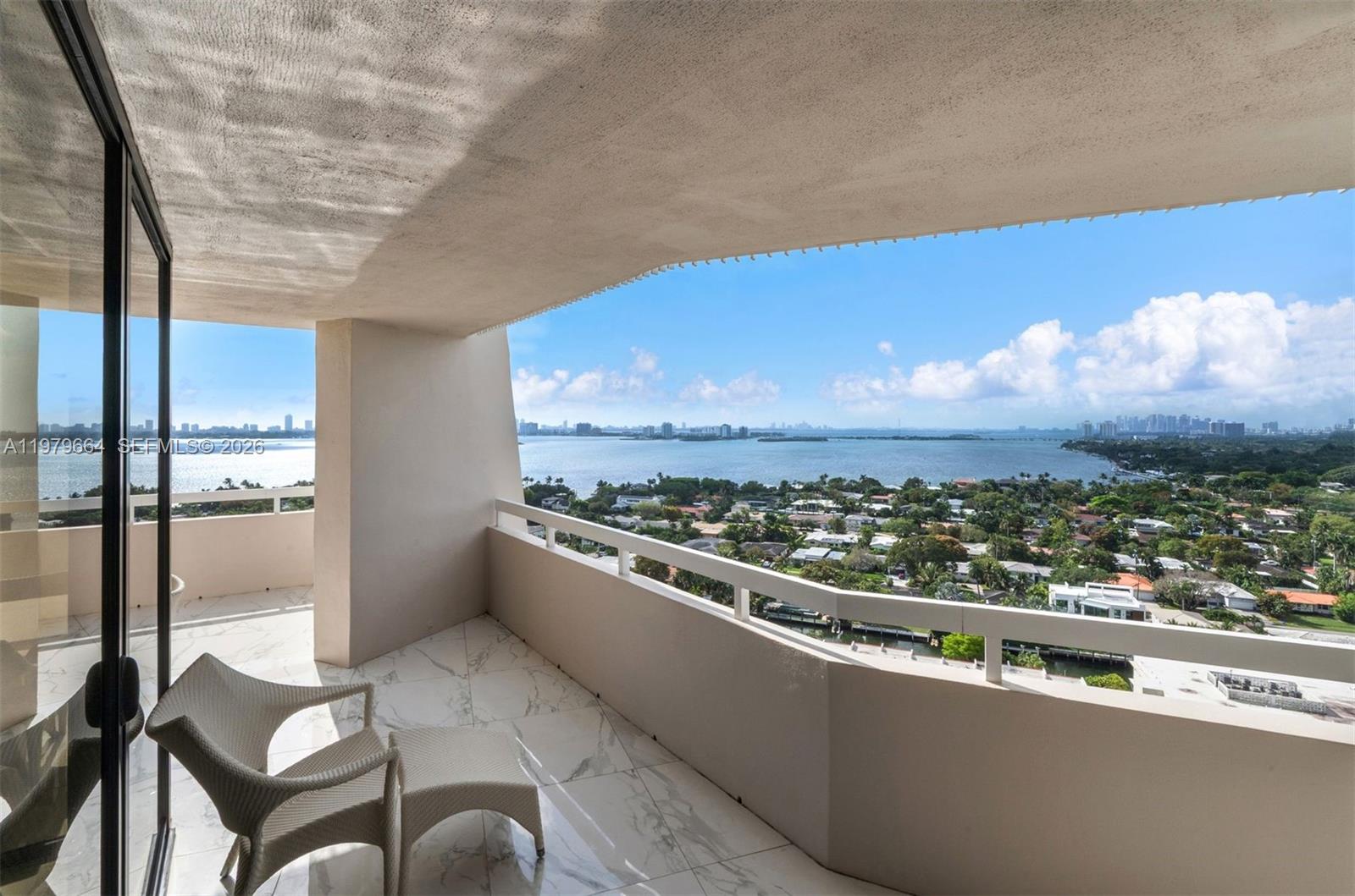 2000 Towerside Ter #PH2 Miami, FL 33138