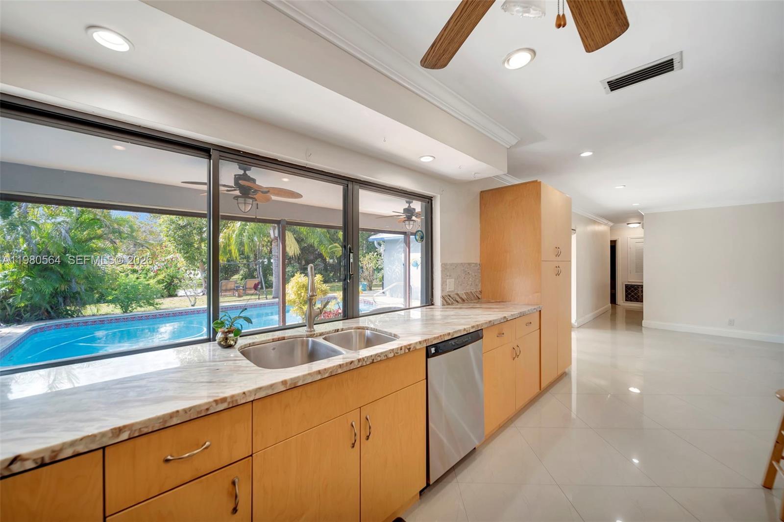 5137 SW 87th Ter Cooper City, FL 33328