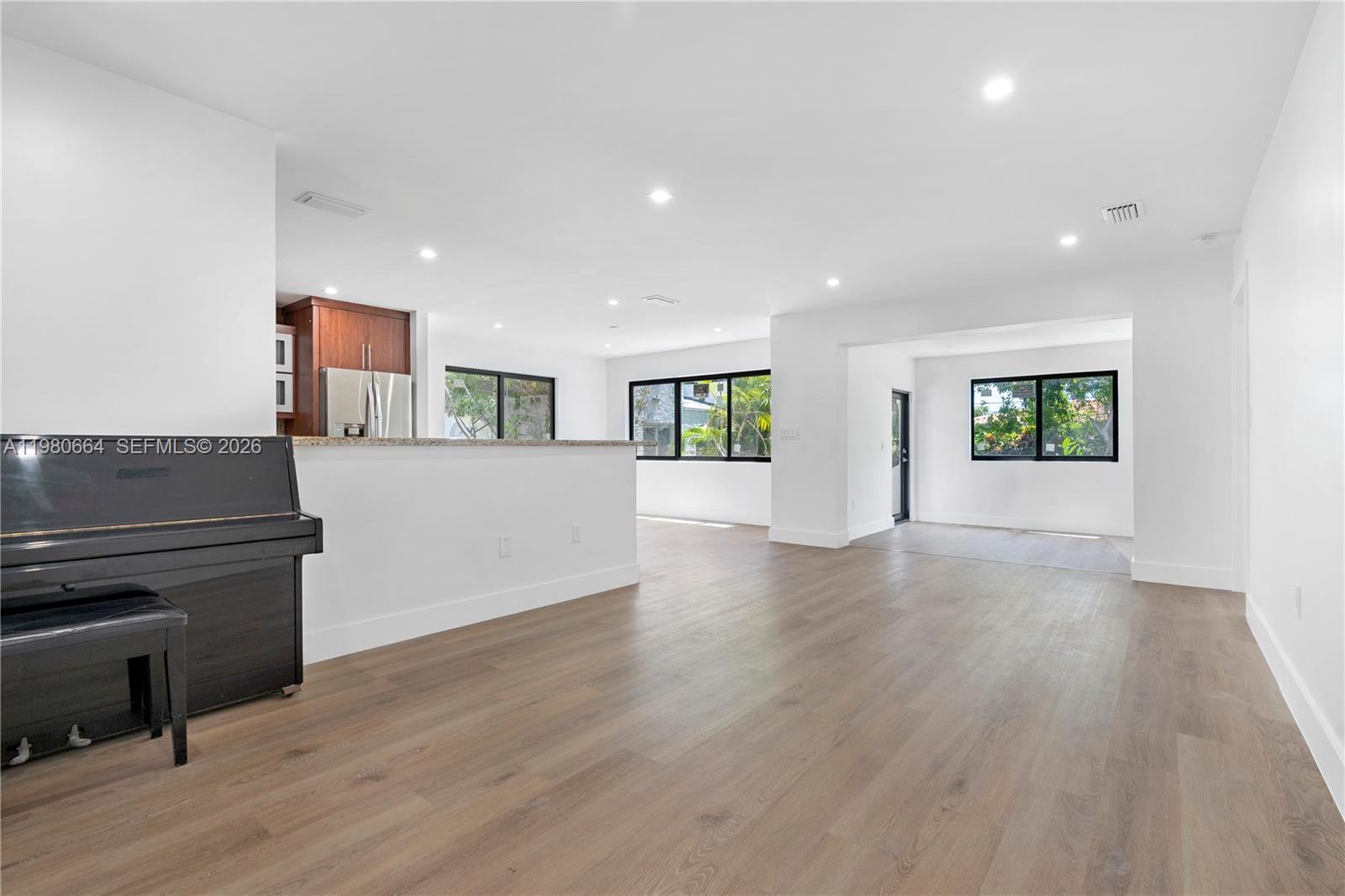 8951 Byron Ave Surfside, FL 33154