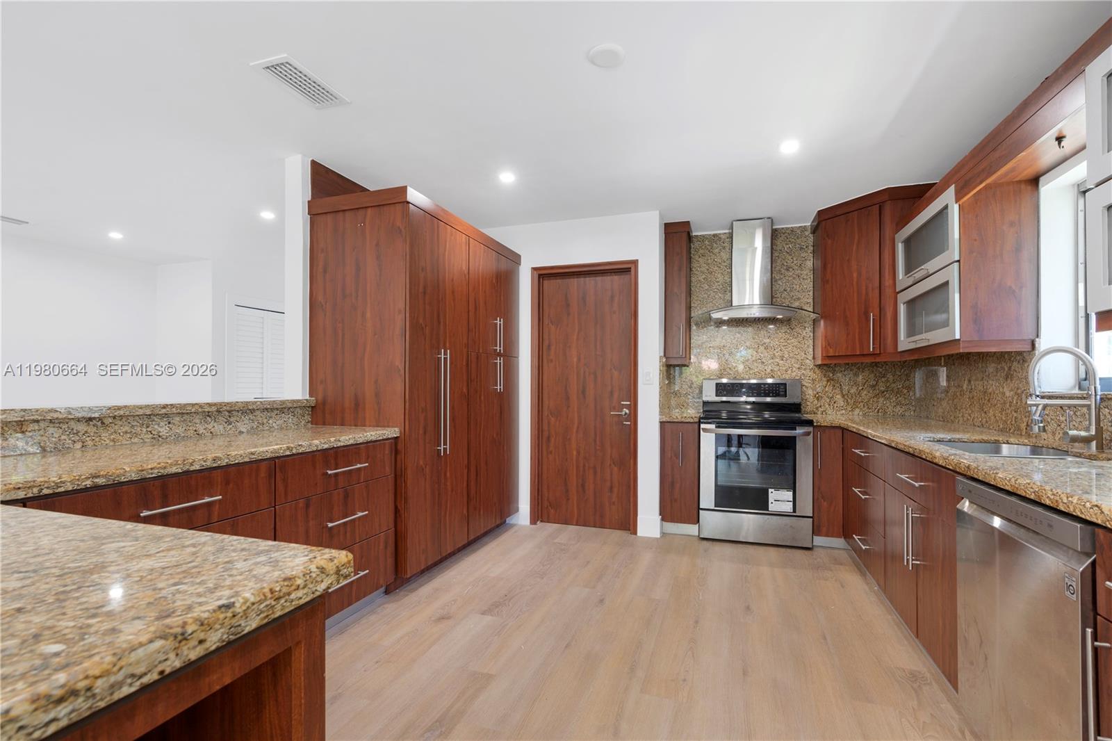 8951 Byron Ave Surfside, FL 33154