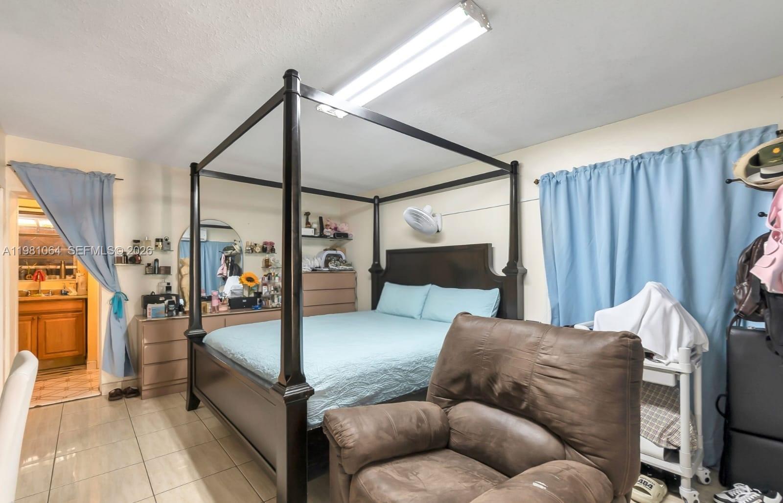 3250 NW 14th Ter Miami, FL 33125