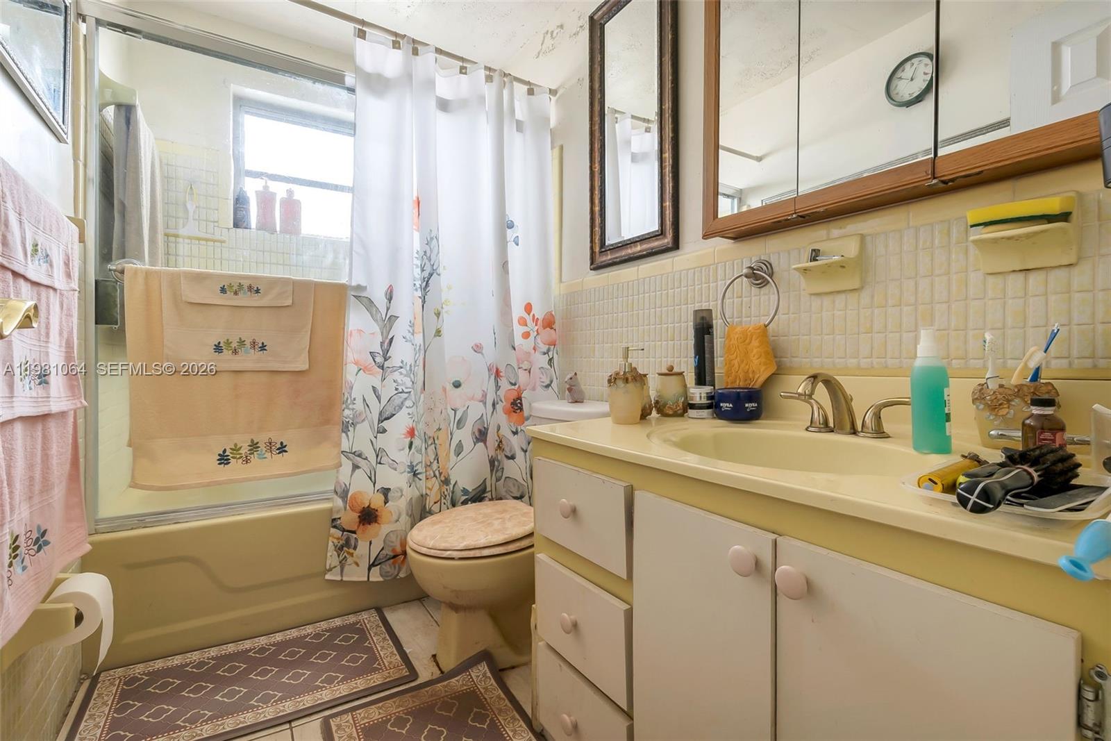 3250 NW 14th Ter Miami, FL 33125